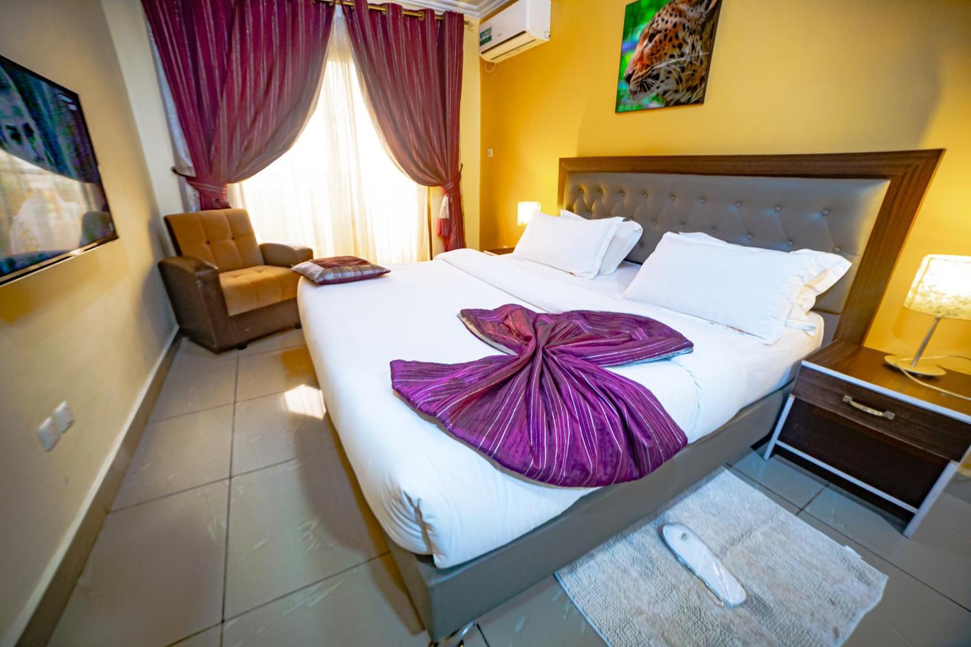 Loumia Premium Bonapriso Apartment Douala Exterior photo
